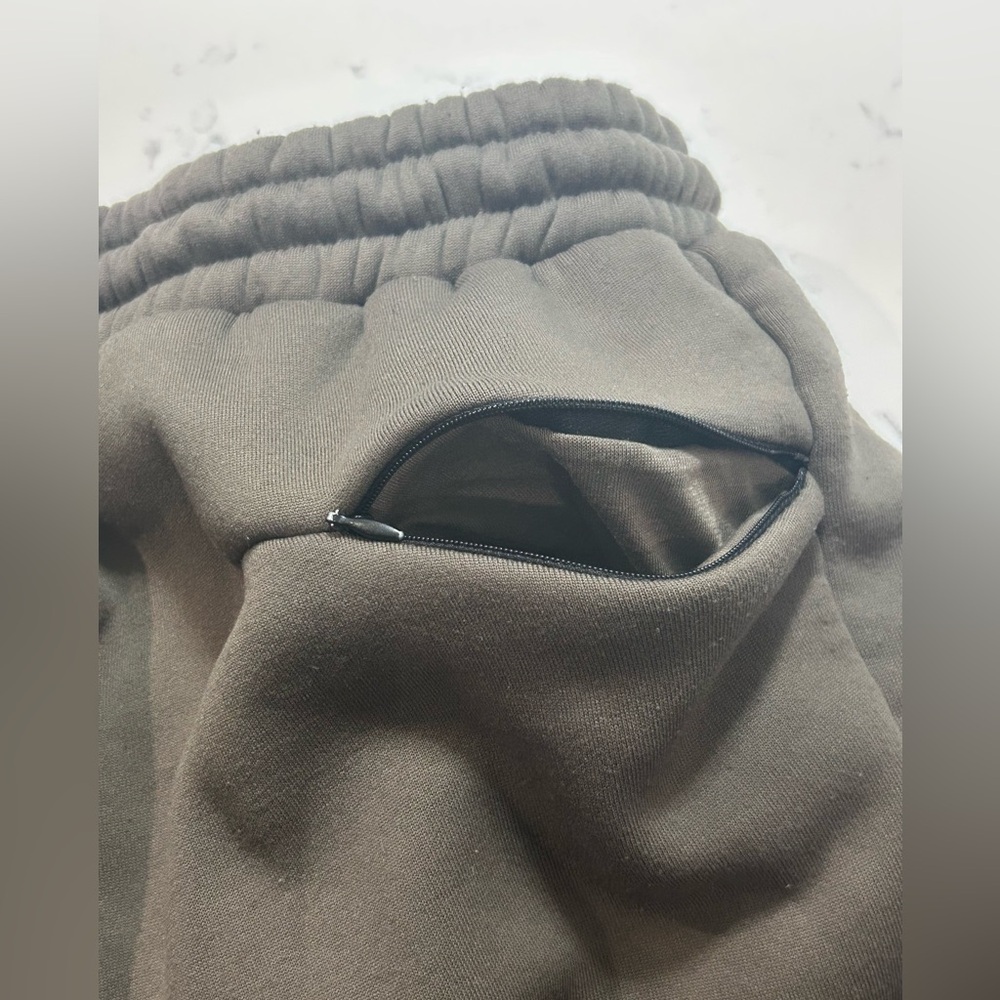 ❥𝖫𝖤𝖦𝟥𝖭𝖣：Men's Jogger Sweatpants - Brown/Taupe - Picture 3 of 5